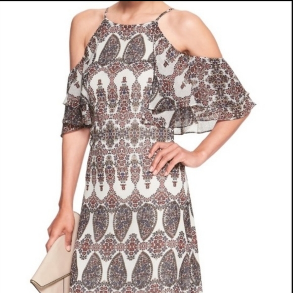 Banana Republic Dresses & Skirts - Banana Republic Off the Shoulder Maxi Dress